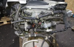 Двигатель без навесного для Porsche Cayenne 2003 года на фотографиях