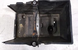 Крепеж аккумулятора Ford Focus 2011-2019 3