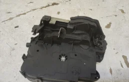 Замок двери BMW X1 2009-2015 E84
