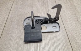 Крюк замка капота VW Touran 2003-2010 1T