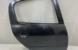 Дверь задняя правая Peugeot 206