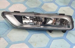 Фара противотуманная левая VW Passat 2011 B7