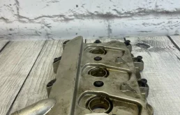 Клапанная крышка Audi A6 2004-2011 C6
