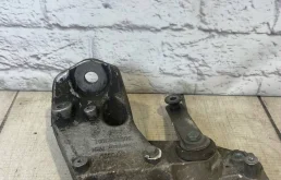 Кронштейн акпп правый VW Passat 2001-2005 B5+