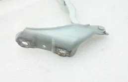 Петля капота левая для Skoda Rapid 2017 года на фотографиях