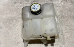Бачок расширительный Ford Focus 3 ХЭТЧБЭК 1.5L