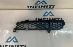Решетка бампера нижняя передняя правая INFINITI