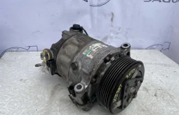 Компрессор кондиционера для Jaguar XF 2013 года на фотографиях