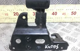 Крюк капота Audi A6 C6/4F (2004-2008) дизель 2.7   Седан