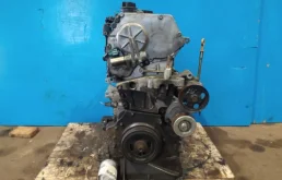 Двигатель без навесного для Nissan Serena 2003 года на фотографиях