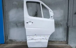 Дверь передняя правая Mercedes-Benz Sprinter W906