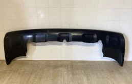 Спойлер переднего бампера для Mitsubishi Pajero Sport на фотографиях