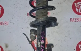 Амортизатор передний правый для Volvo C30 на фотографиях