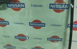 Лобовое (ветровое) стекло для Nissan Qashqai на фотографиях
