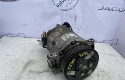 Компрессор кондиционера для Jaguar XF 2013 года на фотографиях