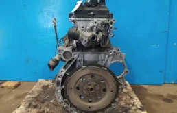 Двигатель без навесного для Nissan Serena 2003 года на фотографиях