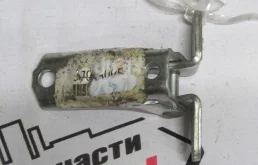 ПЕТЛЯ ДВЕРИ MITSUBISHI ПЕРЕДНЯЯ ПРАВАЯ НИЖНЯЯ 5702A005