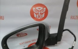 Стекла и зеркала для Volkswagen Touran 2008 года на фотографиях