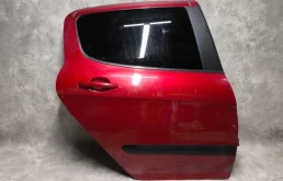 Дверь задняя правая Peugeot 308 T7