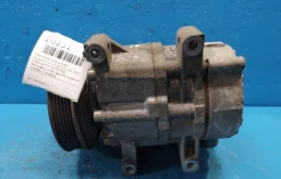 Компрессор кондиционера для Nissan X-Trail 2003 года на фотографиях