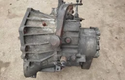 МКПП для Mercedes-Benz Vito 1998 года на фотографиях