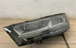 Фара ксенон левая для Audi Q7 2017 года на фотографиях