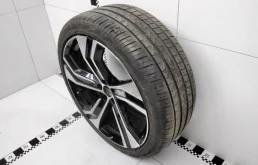 Диск колесный литой для Volvo XC90 2015 года на фотографиях