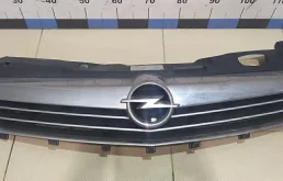 Решетка радиатора Astra H / Family 2004-2015