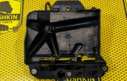 площадка акб для Skoda Rapid I NH3 2012-2017