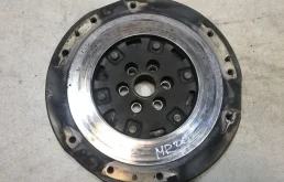 Маховик для Nissan X-Trail 2002 года на фотографиях