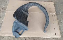 Крылья для Toyota Corolla 2003 года на фотографиях