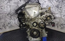 Двигатель для Toyota RAV4 2002 года на фотографиях