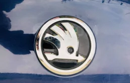 эмблема капота для Skoda Rapid II 2020+