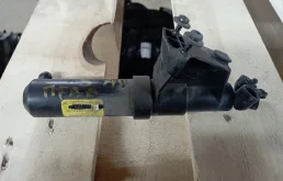 Форсунка фароомывателя левая для Volvo C30 на фотографиях