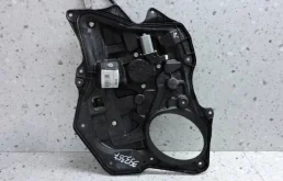 Стеклоподъемник электр. задний левый Mazda Mazda 3 (BL) 2009-2013