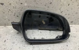 Накладка зеркала правого Audi A3 (8P) 2004-2013