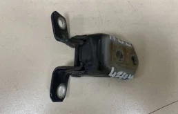 Петля двери передней правой нижняя Mazda CX-7 (ER) 2006-2012