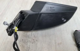 Зеркало боковое правое для Audi Q7 2020 года на фотографиях