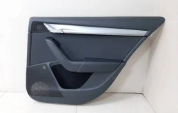 Обшивка двери задней правой Skoda Octavia (A7) 2013>