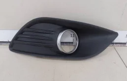 Рамка противотуманной фары правой Opel Astra H / Family 2004-2015