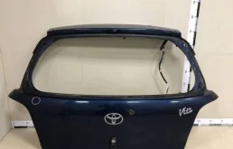Дверь багажника Toyota Vitz (P10) 1999-2005