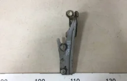 Петля капота левая Mitsubishi L200 K50/K60/K70 1996-2006