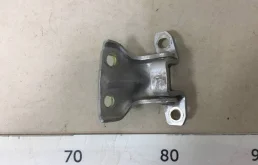 Петля двери Mitsubishi L200 K50/K60/K70 1996-2006