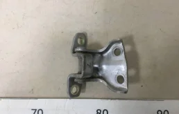 Петля двери Mitsubishi L200 K50/K60/K70 1996-2006