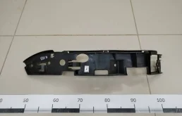 Кронштейн переднего бампера правый Volkswagen Touareg (7L) 2002-2010