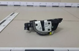 Замок двери передней левой Toyota Yaris (P90) 2005-2011