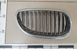 Решетка радиатора правая BMW 5-series E60/E61 2003-2009