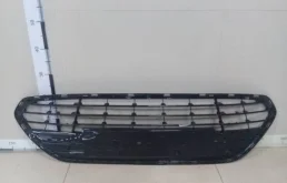 Решетка в бампер центральная Ford Mondeo 4 2007-2015