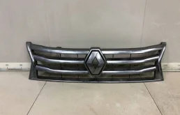 Решетка радиатора Renault Duster 2012>