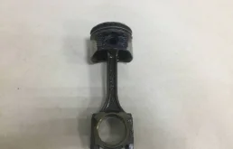 Поршень с шатуном Nissan Almera N16 2000-2006